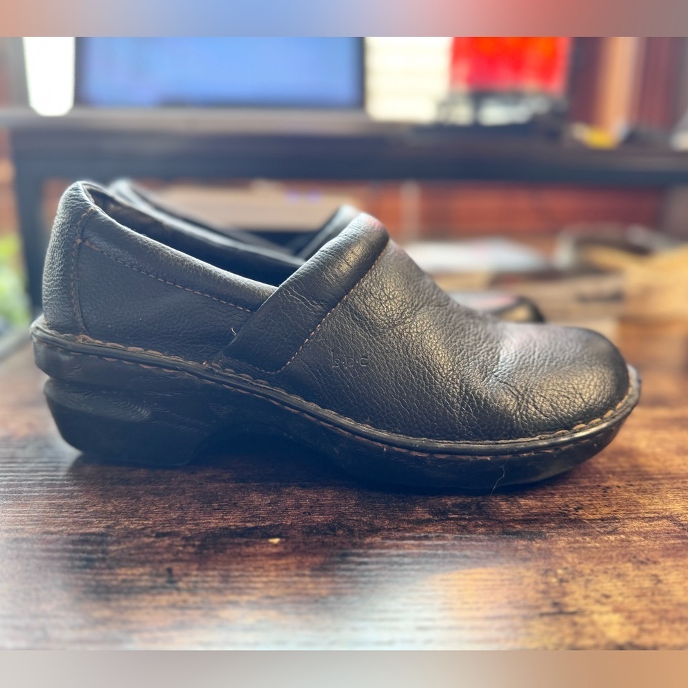 b.ø.c. Born Concept Black Pebbled Leather Clogs Comfort Mules Size 10